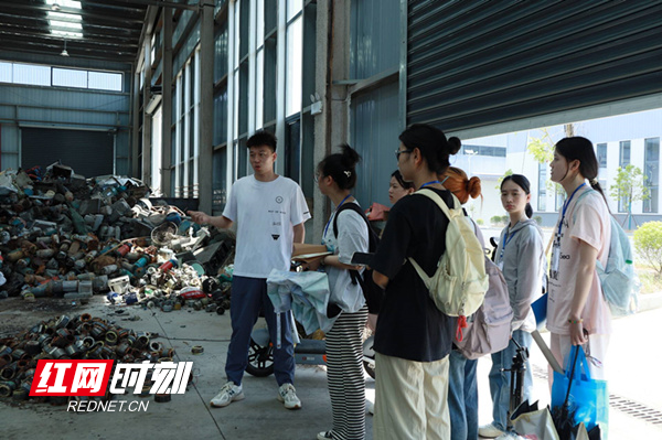 实践团2.jpg 实践团2.jpg