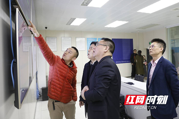 与网络时代媒体融合同步共振 湖南我校探寻红网县级融媒体建设路径 111111.jpg